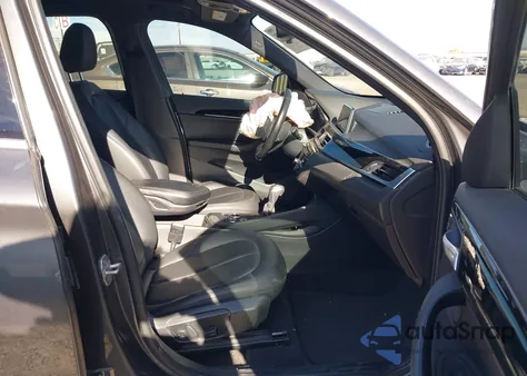 2018 BMW X1 xDrive28I z USA, uszkodzony, nr VIN WBXHT3C37J5F90886